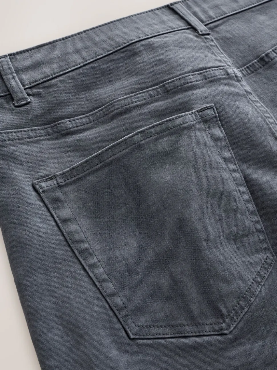 Antracietgrijs - Klassieke stretchjeans met standaard taps toelopende pasvorm