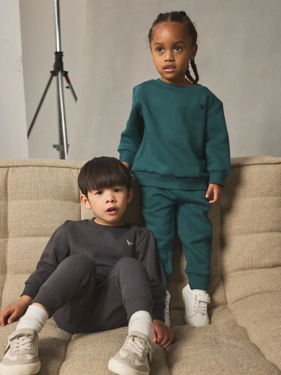 Antracietgrijs/groen - Set van 2 sweatshirts en joggingbroeken (3mnd -7jr)
