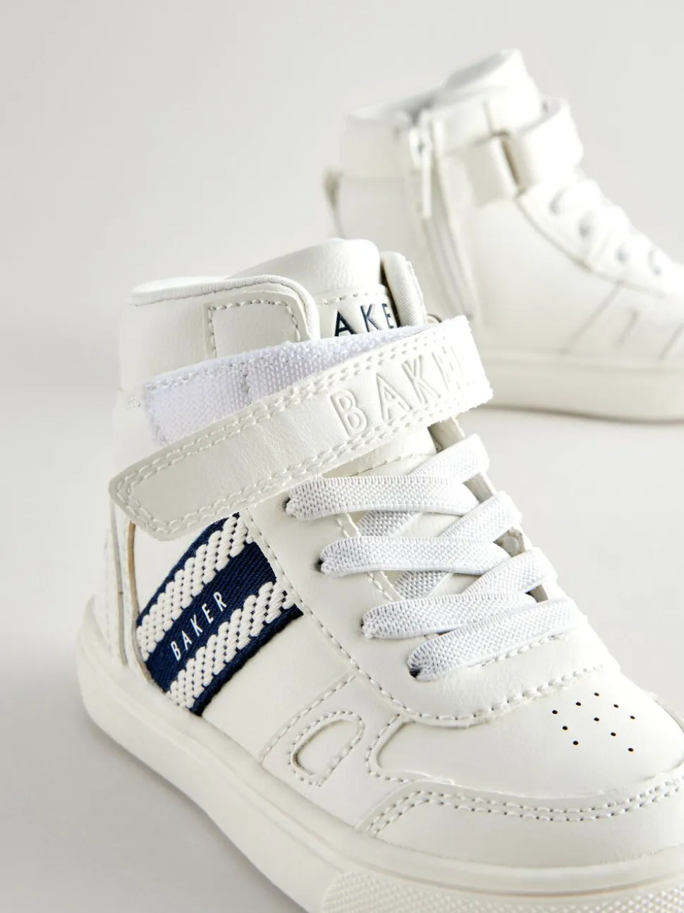Baker by Ted Baker witte hoge jongenssneakers met geweven merkband