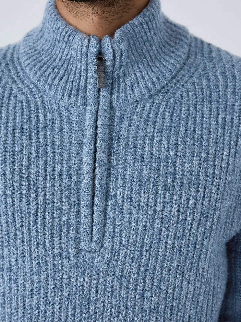 Blauw - Regular-fit gebreide trui met textuur en kwartrits bij de hals en wol