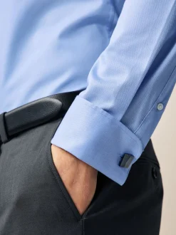 Blauw - Slim Fit - Eenvoudig te strijken slim fit overhemd met textuur en dubbele manchetten