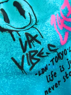 Blauw met graffitiprint - Zwembroek met print (3-16jr)