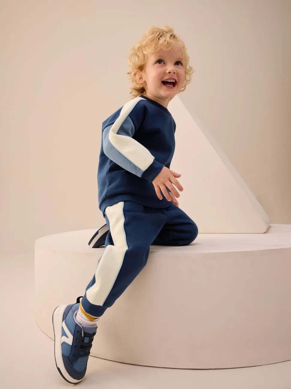 Blauw met kleurvlakken - Set met sweatshirt en joggingbroek (3mnd -7jr)
