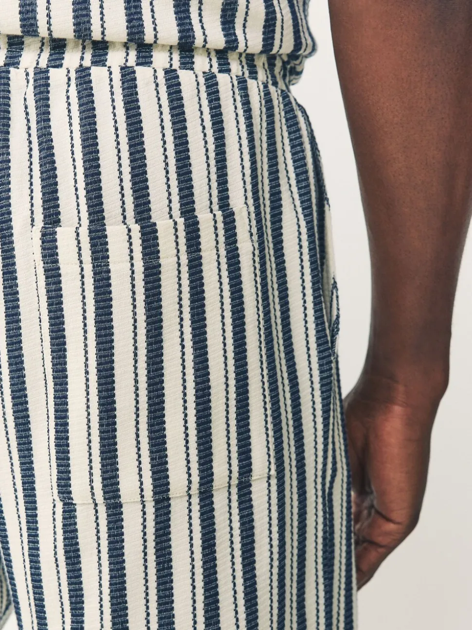 Blauw/ecru - Shorts met verticale strepen