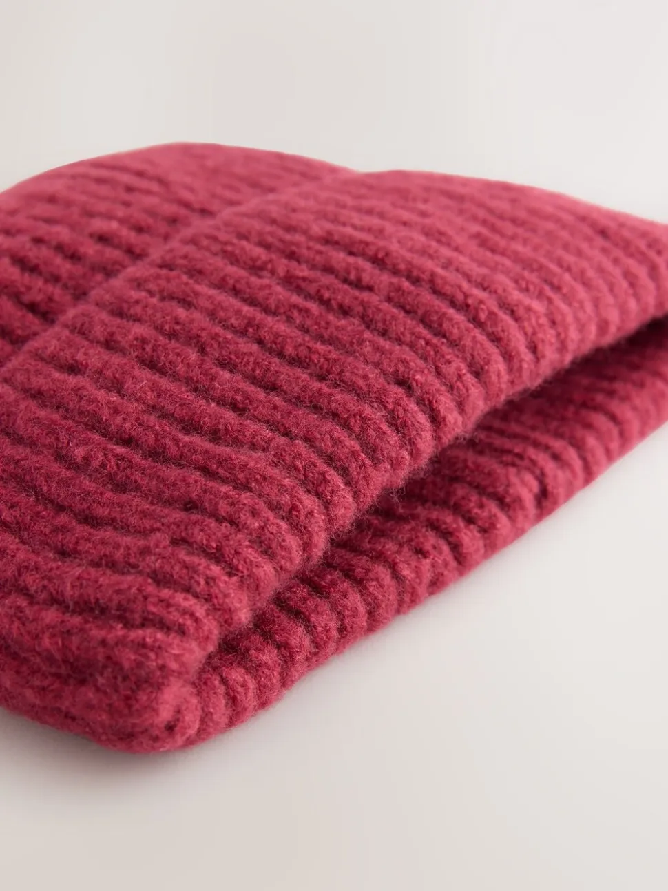 Bordeauxrood - Fluffy beanie-muts (1-16jr)