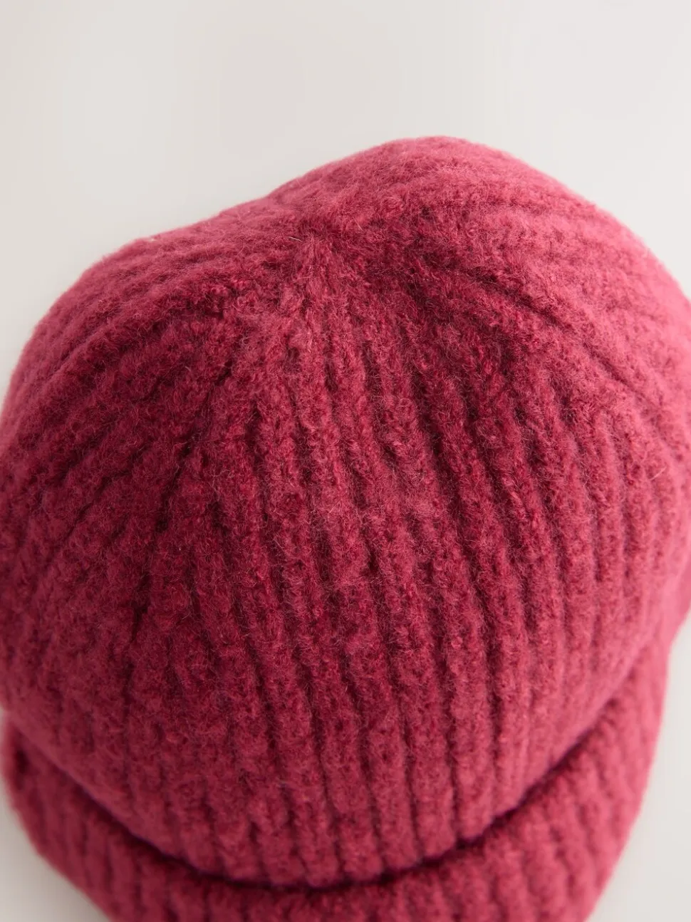 Bordeauxrood - Fluffy beanie-muts (1-16jr)