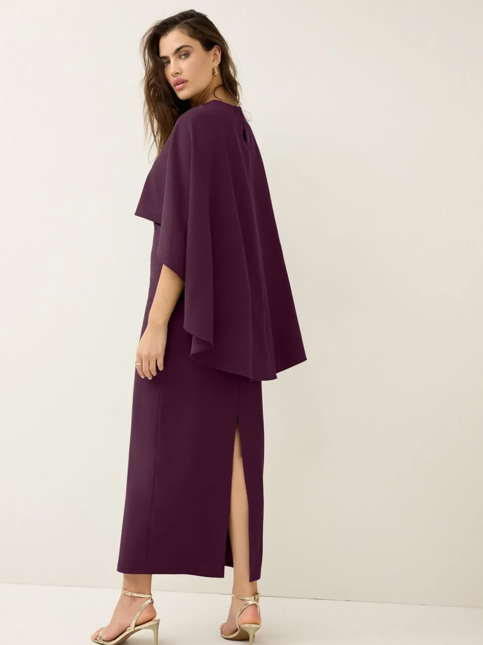 Bordeauxrood - Lange jurk met cape