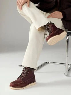 Bordeauxrood - Tall Apron Wedge Boots