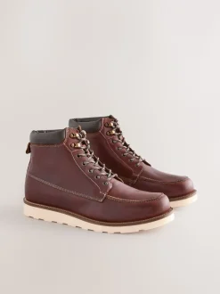 Bordeauxrood - Tall Apron Wedge Boots