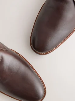 Bruin - Contrast Sole Leather Chukka Boots