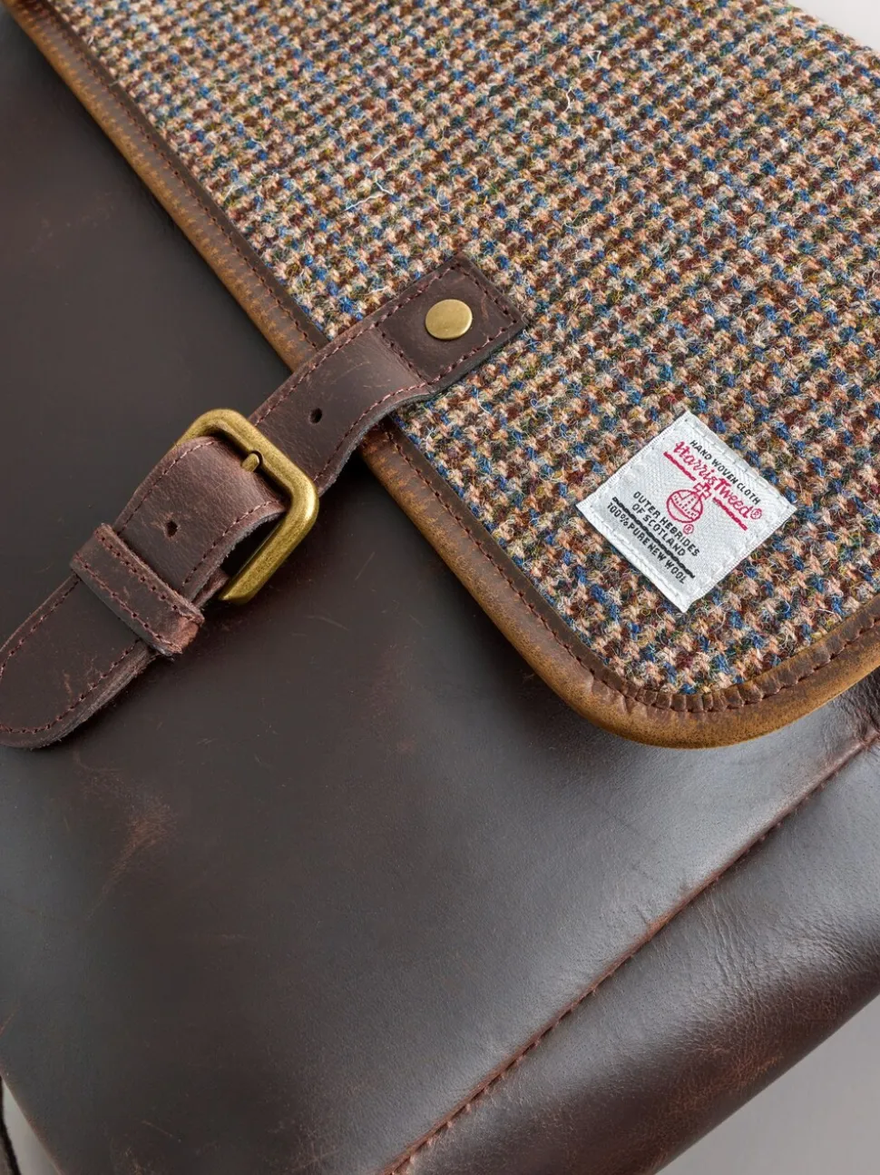 Bruin - Harris Tweed Messenger
