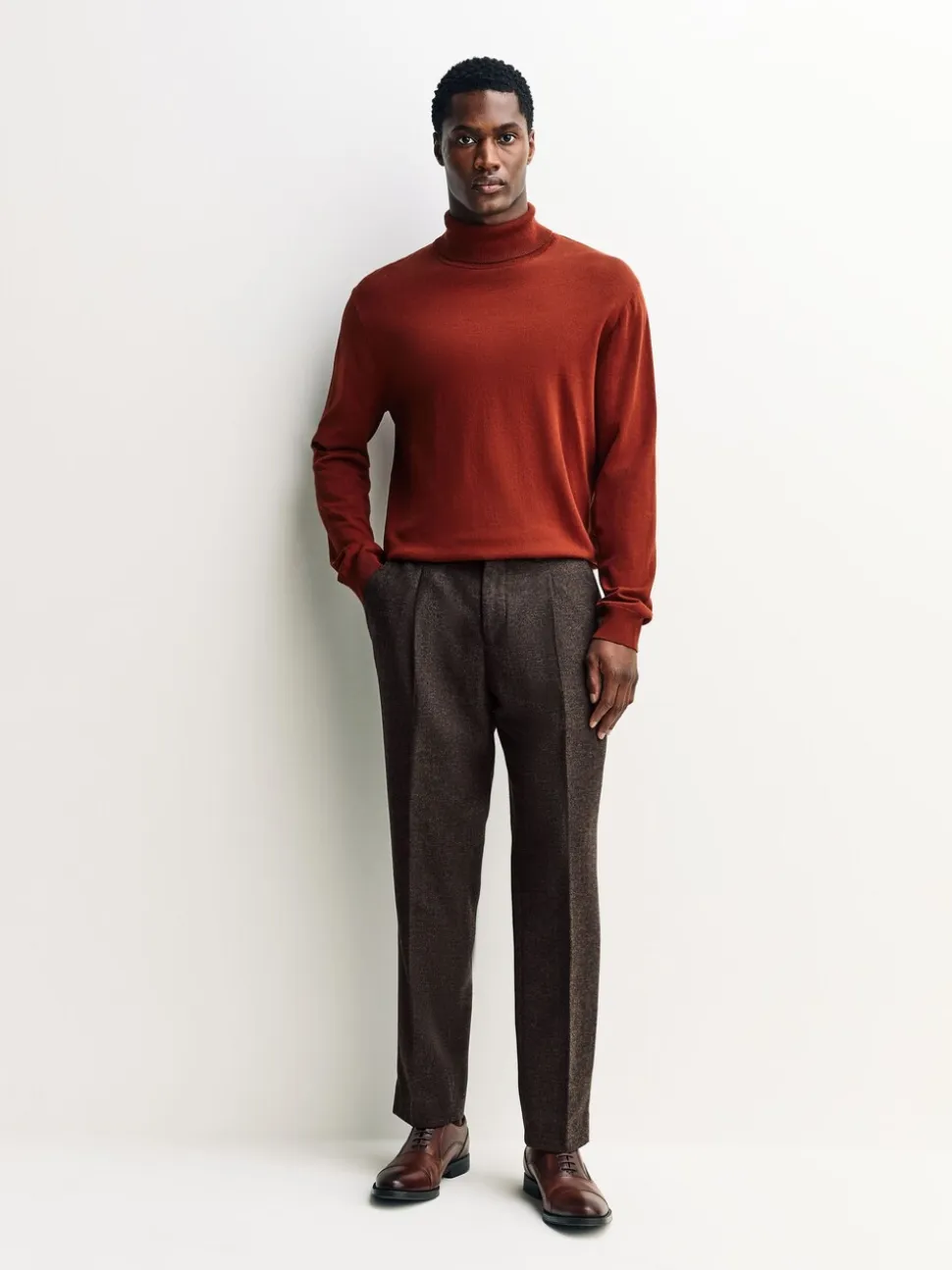Bruin - Regular Tapered Fit Smart Textured Trousers With Wool