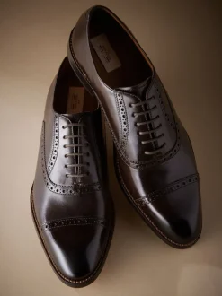 Bruin - Standaard pasvorm - Signature Leather - Oxford schoenen met neusstuk