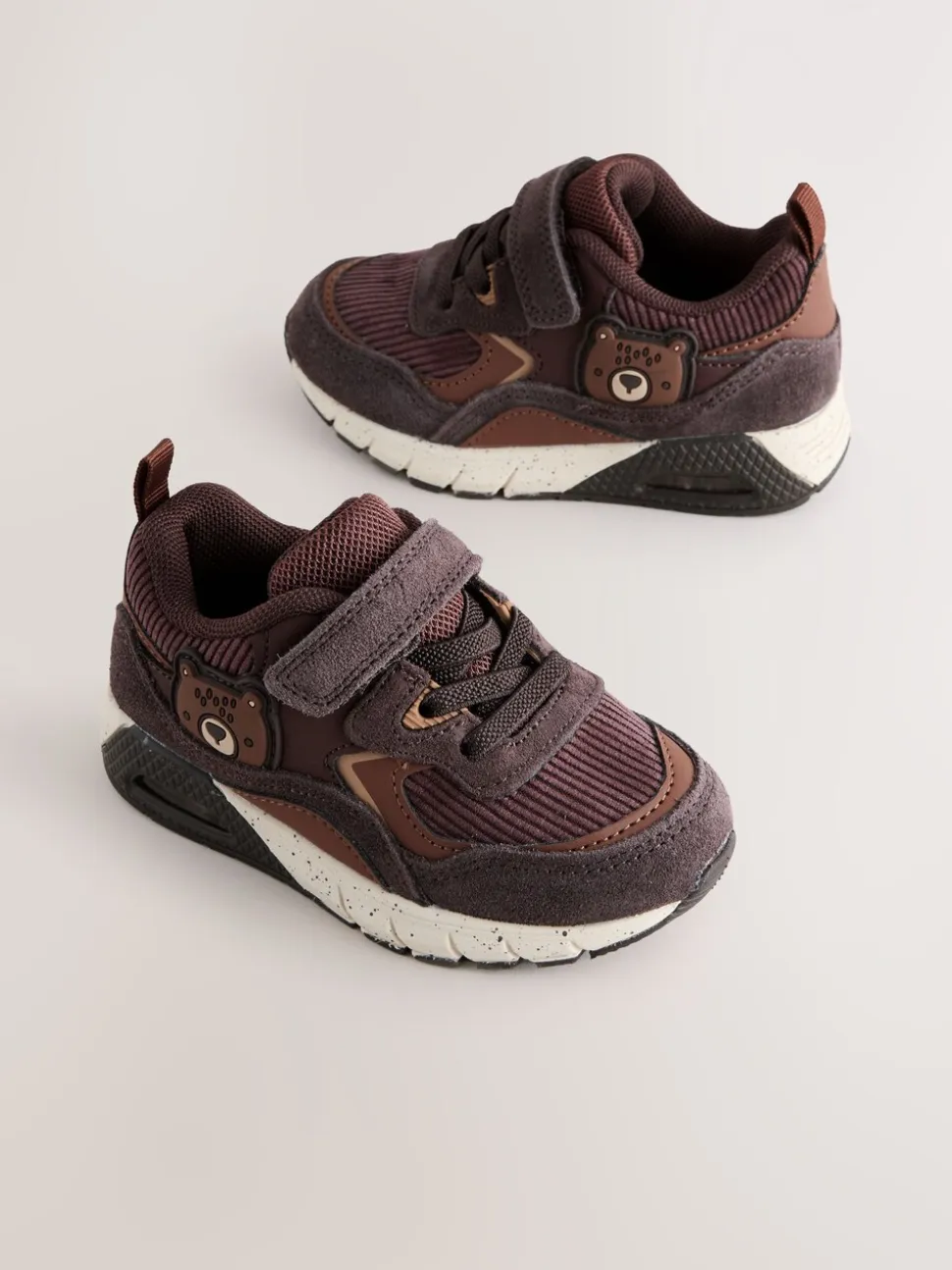 Bruin met beer - Elastische sportschoenen