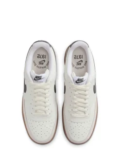 Bruin/wit - Nike Court Vision lage sneakers
