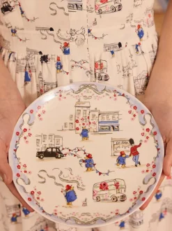 Cath Kidston Paddington Goes to Town bord
