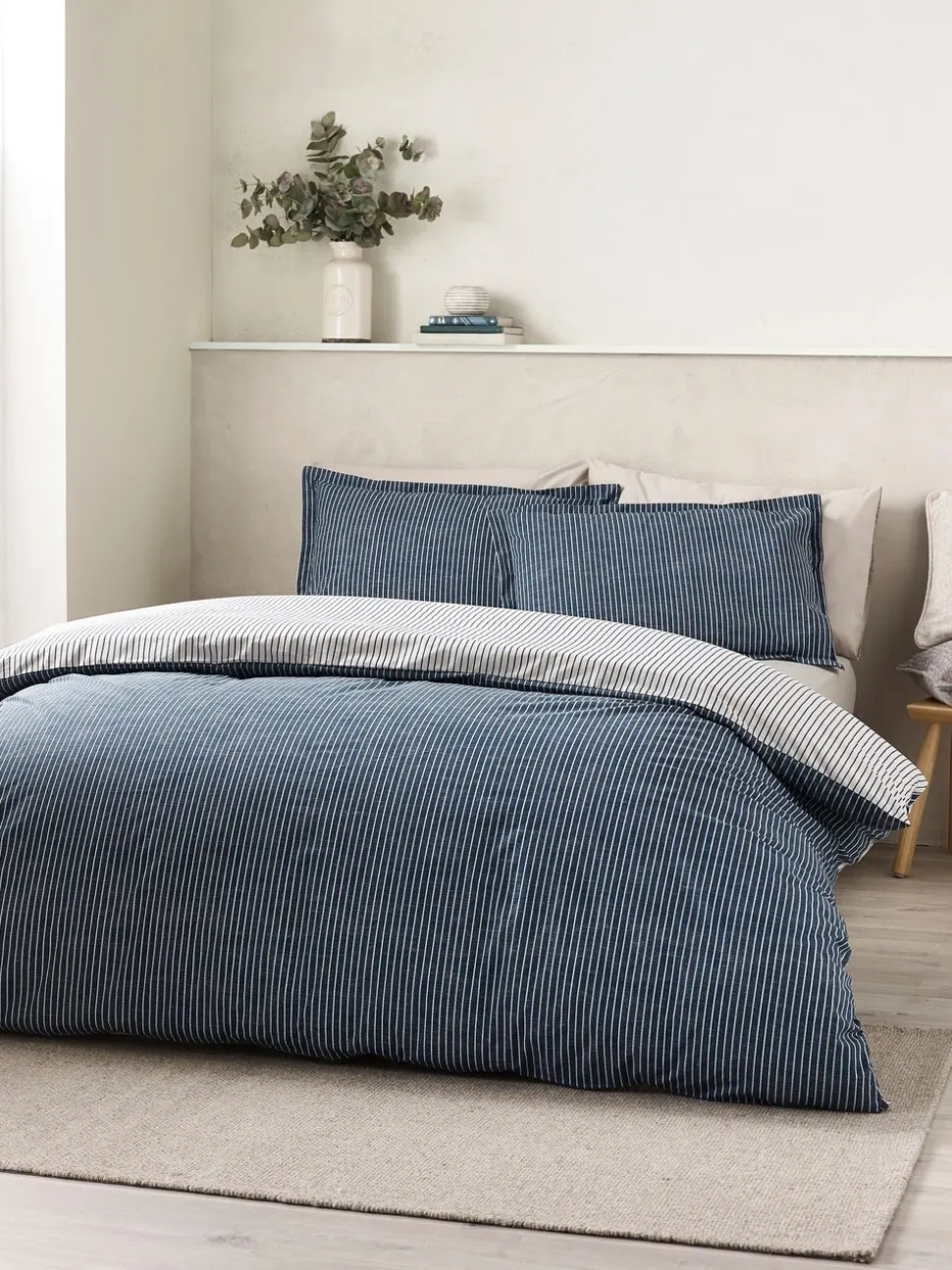 Catherine Lansfield Oxford Pinstripe Reversible Duvet Cover Set