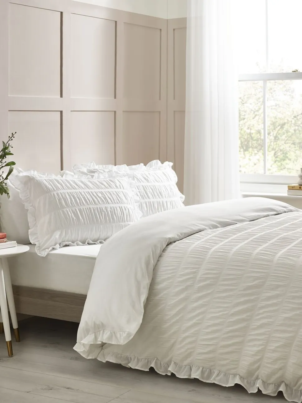 Catherine Lansfield Seersucker Frill Duvet Cover Set