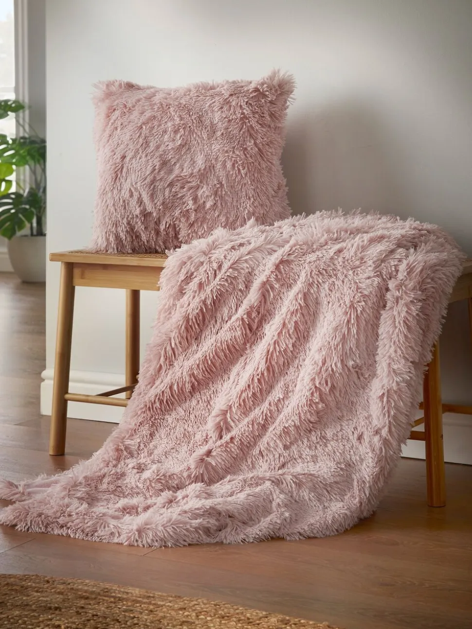 Catherine Lansfield So Soft Cuddly Deep Pile bedloper van imitatiebont
