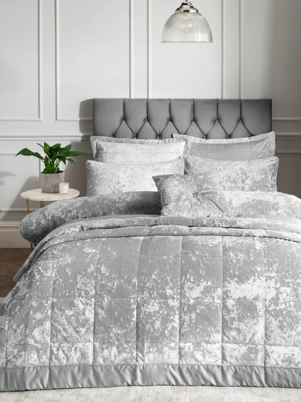 Catherine Lansfield sprei van gekreukt fluweel