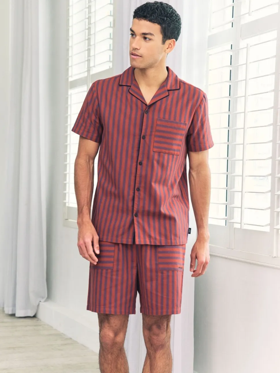 Chelsea Peers - Shortpyjamaset met vage strepen