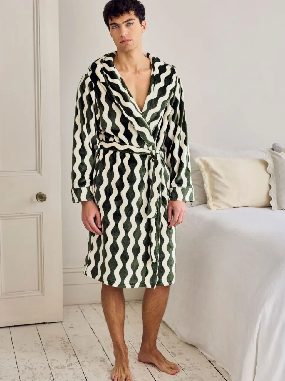 Chelsea Peers Fleece Wavy Stripe Hooded Dressing Gown