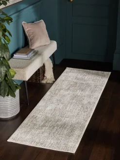 Chic Textured Runner