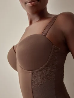 Chocolade nude - DD+ kanten tummy control body met lichte vulling