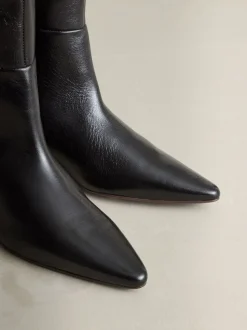 Chocoladebruin - Crinkle Effect Leather Signature Underset Heel Knee High Boots