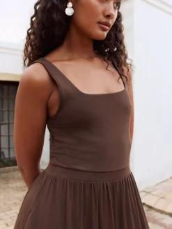 Chocoladebruin - Getailleerde jersey zomerjurk