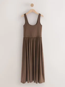 Chocoladebruin - Getailleerde jersey zomerjurk