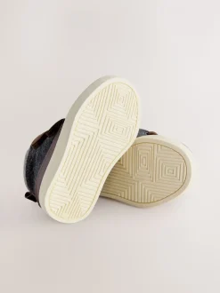 Chocoladebruin - Hoge schoenen met klittenbandsluiting