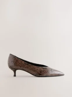 Chocoladebruin - Puntige lage naaldhakken schoenen