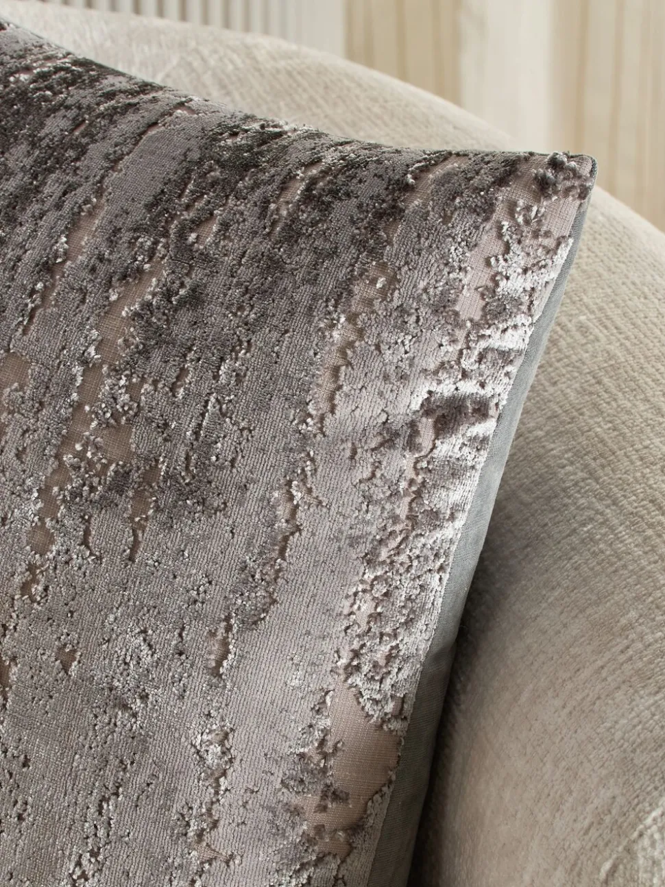 Collection Luxe Fem Chic Velvet Abstract Cushion