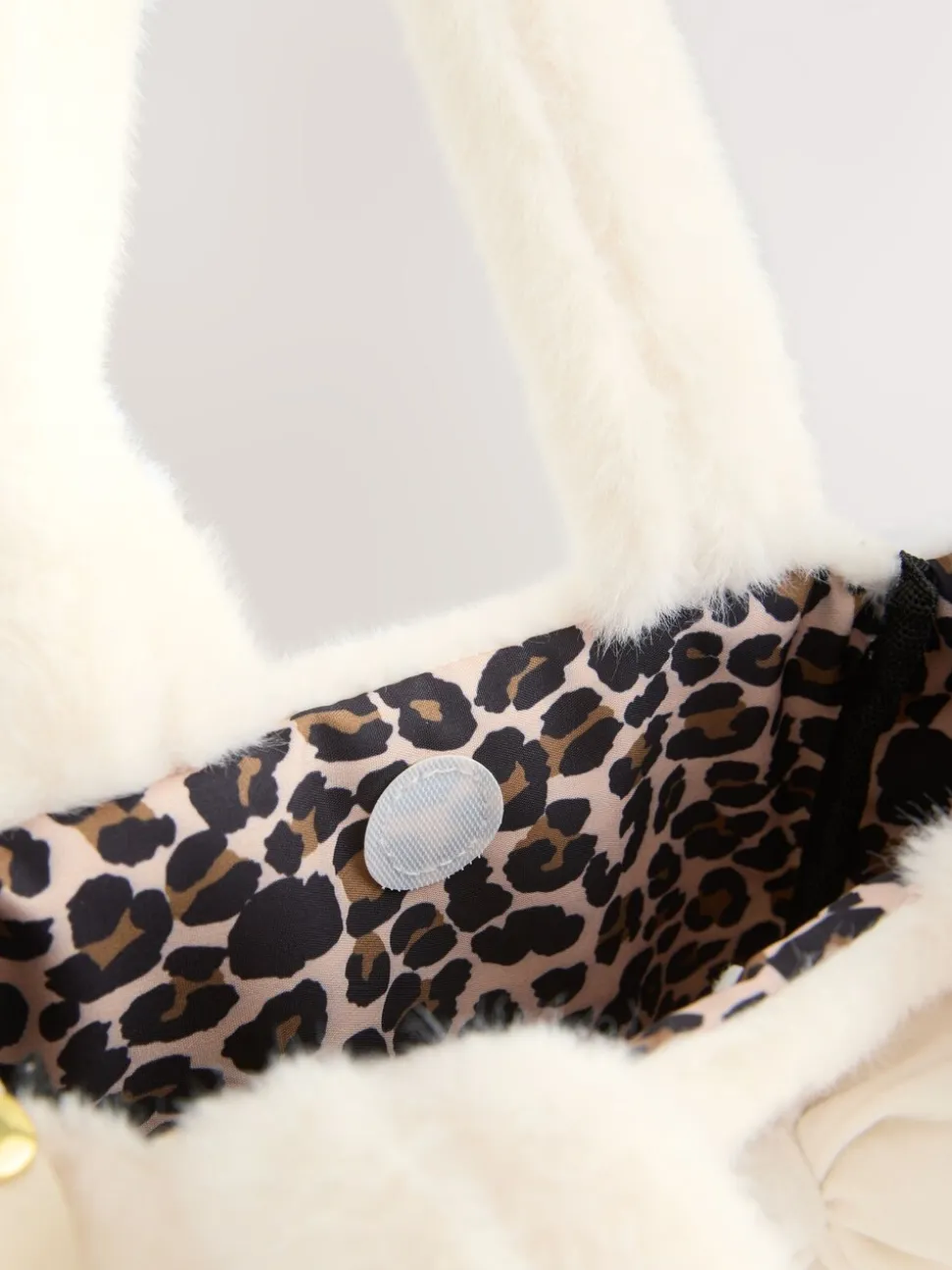 Crème - Cream Fur Bucket Bag