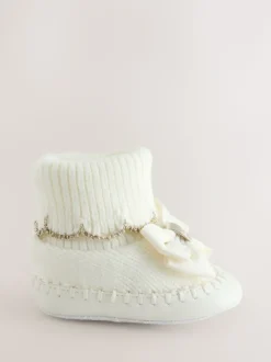 Crème - Gebreide padderslaarsjes met geschulpte rand voor babymeisjes met strik