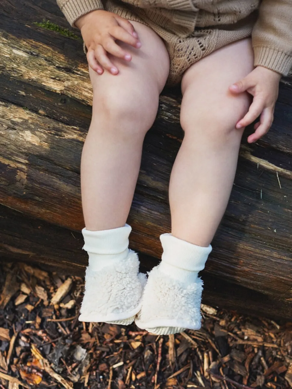 Crème - The Little Tailor - Sherpa-fleece babylaarsjes met donzige voering