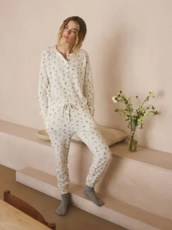 Crème gebloemd - Gezellige pyjama met wafeldessin en lange mouwen