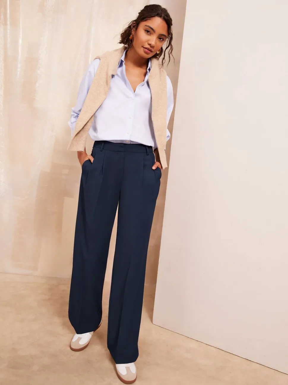 Donkerblauw - Friends Like These Premium broek met wijde pijpen en elastiek aan de achterkant