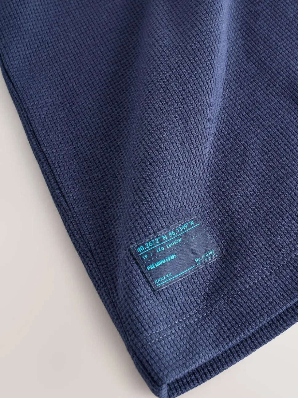 Donkerblauw - Set van T-shirt met textuur en korte mouwen en shorts (3 - 16 jr)