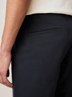 Donkerblauw - Standaard toelopende pasvorm - Stretchy chino