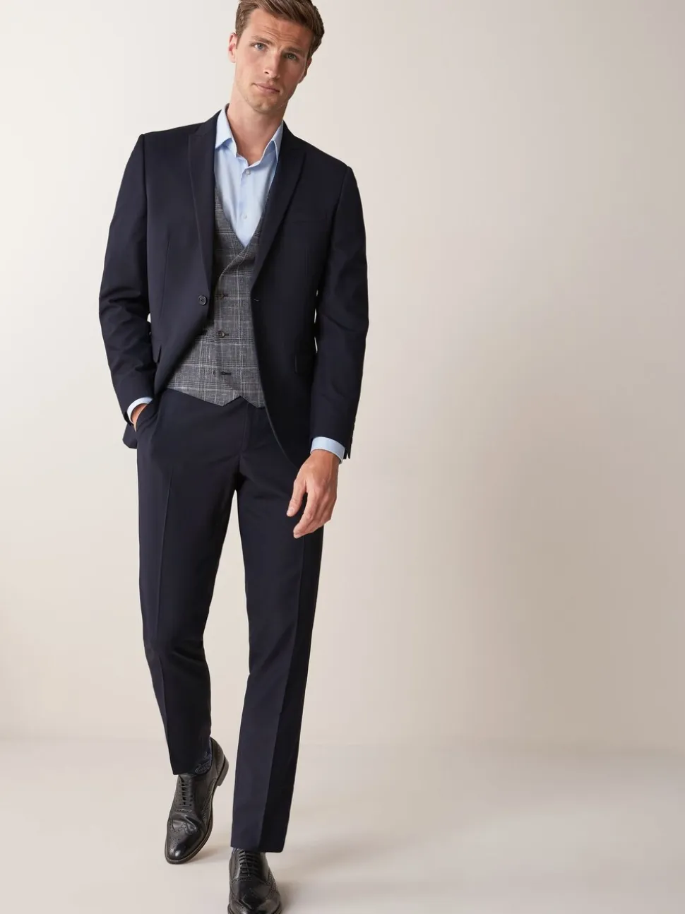 Donkerblauw - Tailored fit - Kostuum met twee knopen: colbert