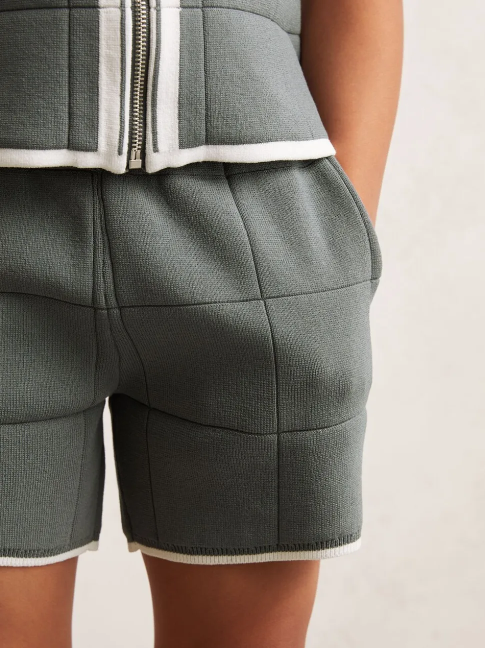 Donkersaliegroen - Reiss Barbor Shorts