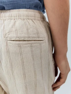 Ecru - Gestreepte short met elastische taille en textuur