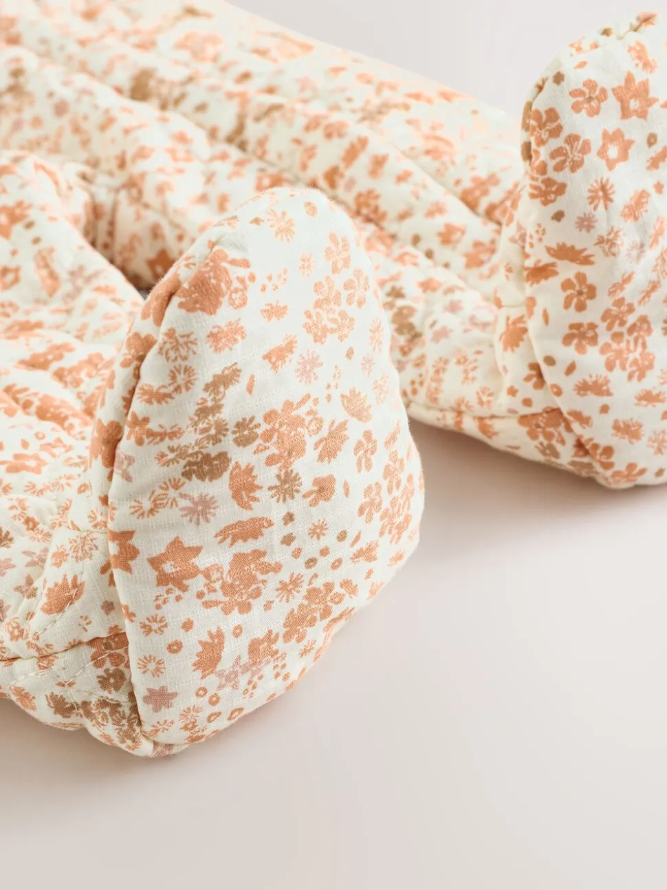 Ecru bloemenprint - Baby kinderwagenpak met kreukeltextuur en capuchon (0mnd -2jr)