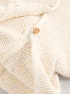 Ecru gemêleerd - Gebreid babyvest met capuchon
