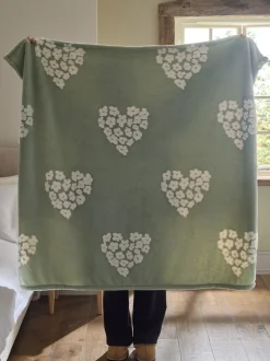 Floral Hearts Fleece Throw