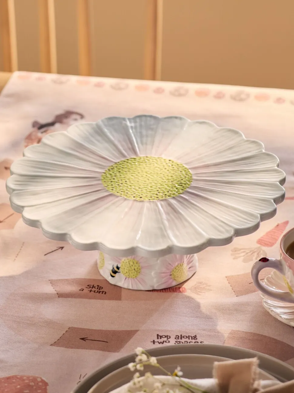 Flower Wildlife Cake Stand