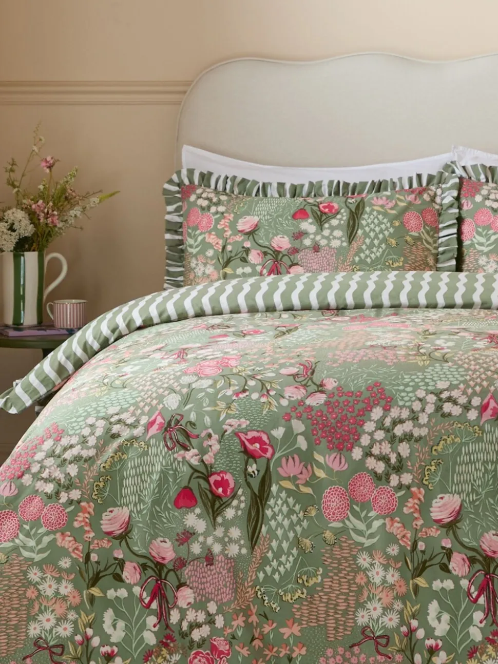 Furn Gardenia Reversable Duvet Cover Set