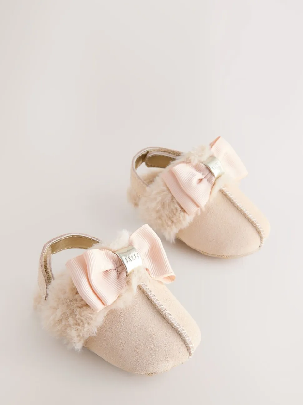 Gebroken wit - Baker by Ted Baker gewatteerde muiltjes met imitatiebont voor babymeisjes